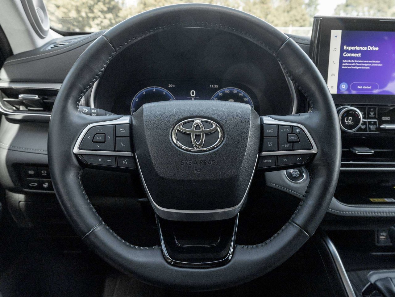 2023 Toyota Highlander LIMITED PLATINUM^Trade In^One Owner^Digital Mirror-7