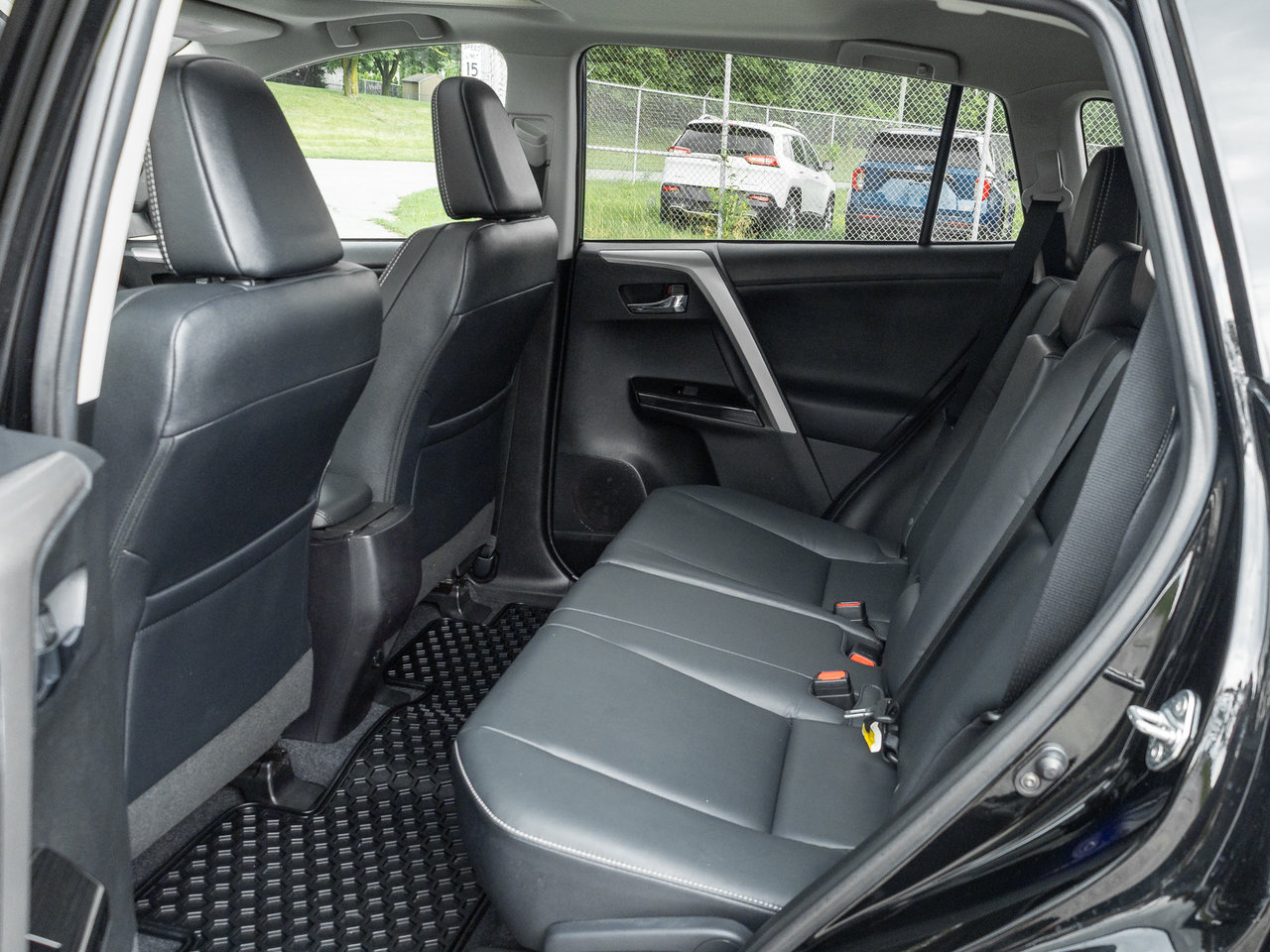 2016 Toyota RAV4 AWD 4dr LIMITED  TRADE IN  NO ACCIDENTS  LIKE NEW-21