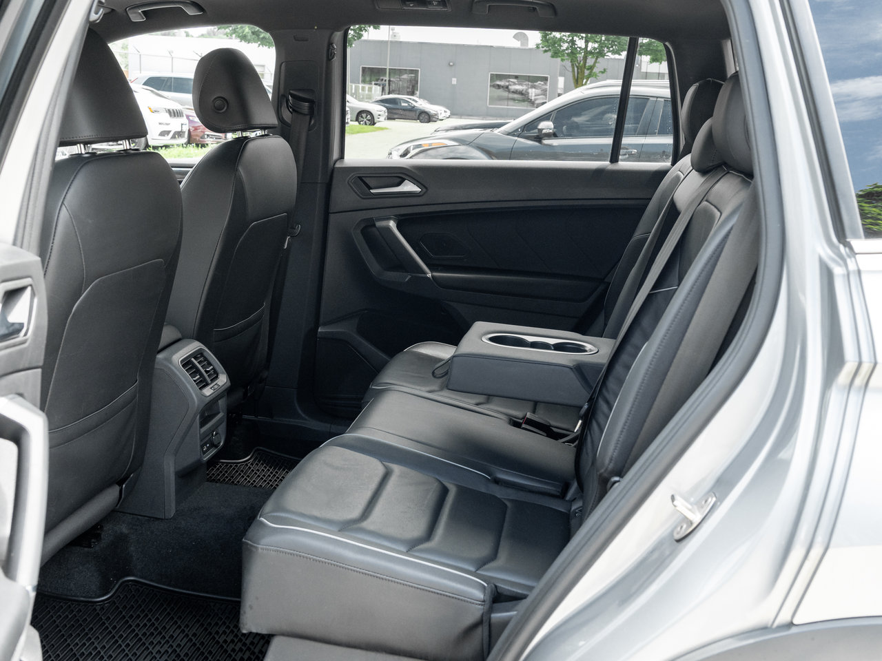 Volkswagen Tiguan Highline 4MOTION  R-LINE  TRADE IN  SAFETY CERT 2020-24