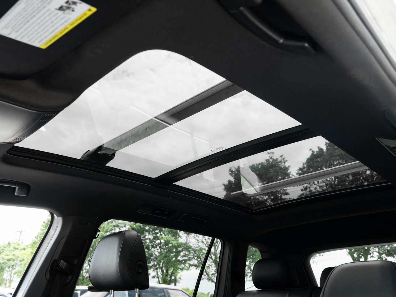 Volkswagen Tiguan Highline 4MOTION  R-LINE  TRADE IN  SAFETY CERT 2020-22