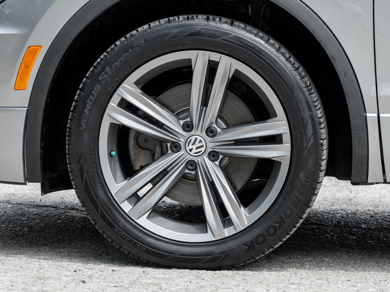 Volkswagen Tiguan Highline 4MOTION  R-LINE  TRADE IN  SAFETY CERT 2020-3