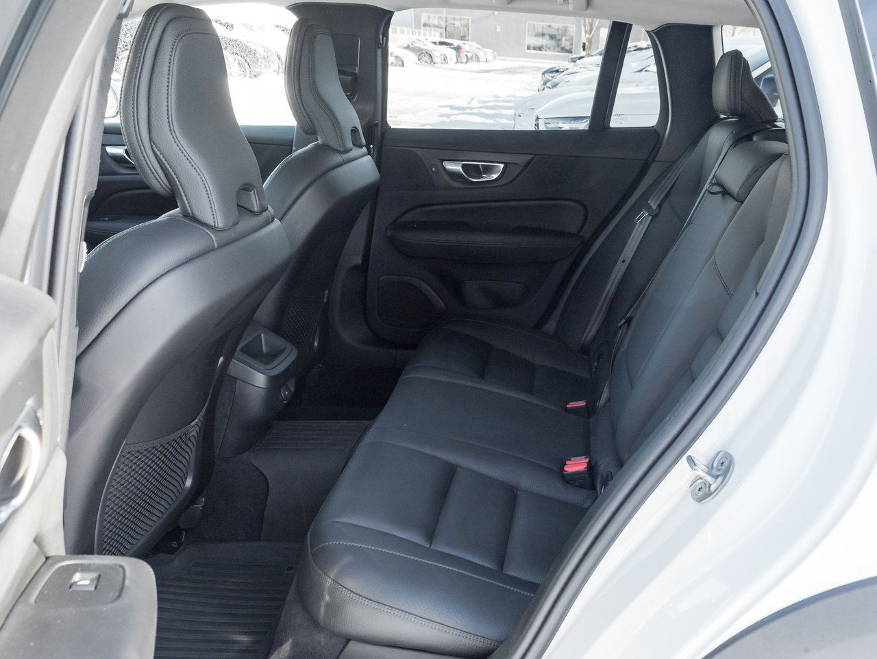 Volvo V60 Cross Country B5 AWD PLUS  ISD 5th Aug 2025  CPO RATE FROM 3.49% 2025-22