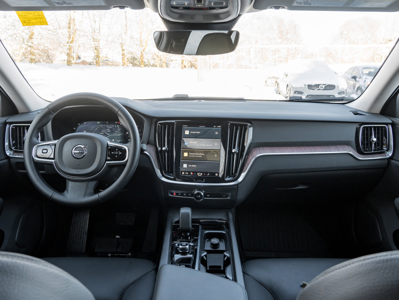 2025 Volvo V60 Cross Country B5 AWD PLUS  19 ALLOY WHEELS  CLIMATE PACK  CPO-23