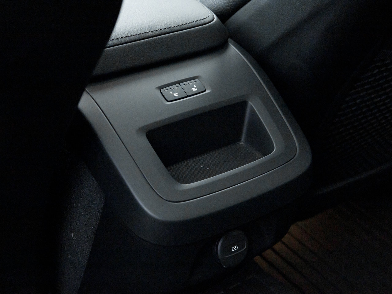 2025 Volvo V60 Cross Country B5 AWD Plus  19 ALLOY WHEELS  LOW KM  CPO-21