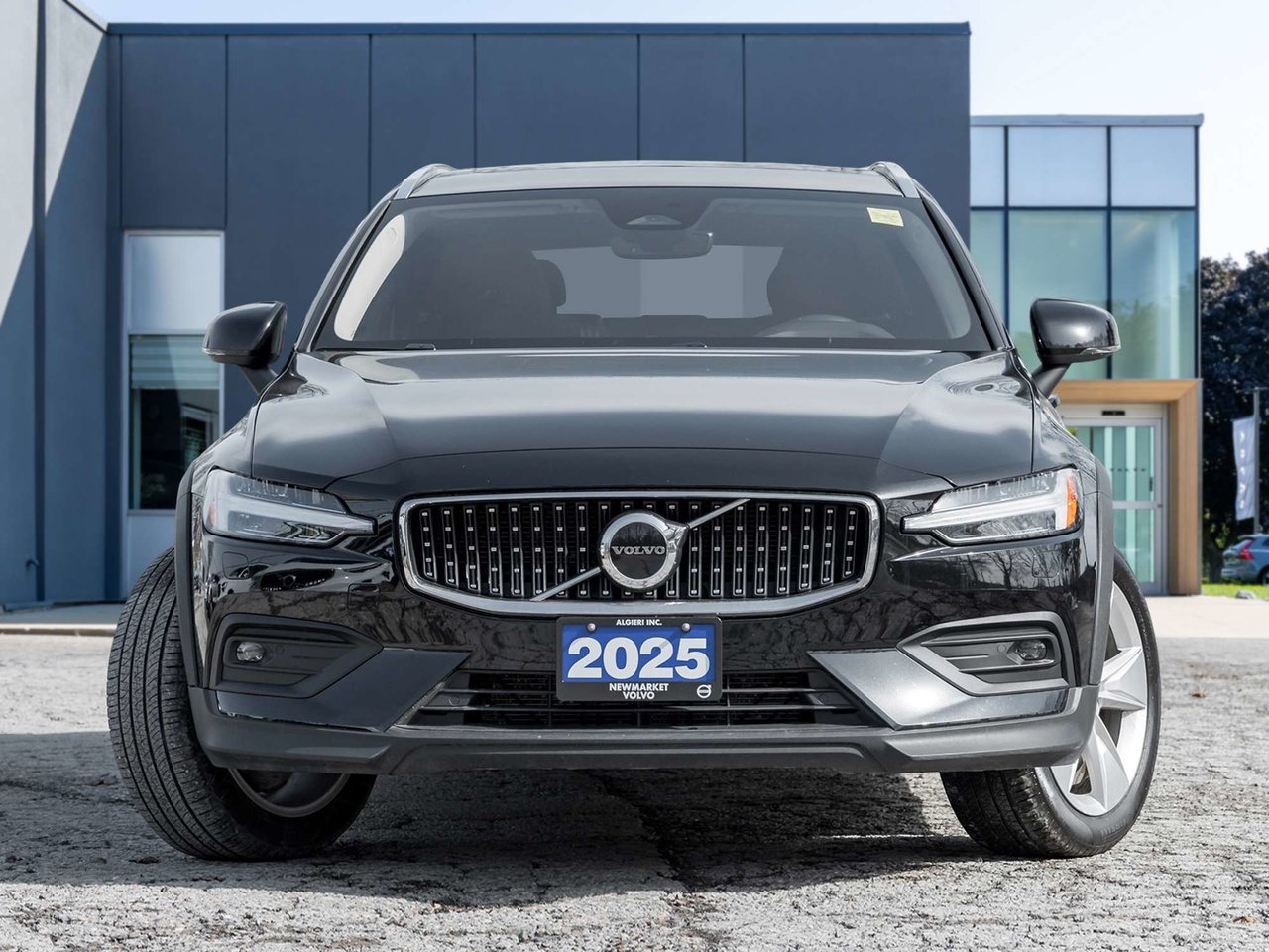 Volvo V60 Cross Country B5 Core  LUXURY AWD WAGON  VOLVO CPO  LOW KM 2025-1