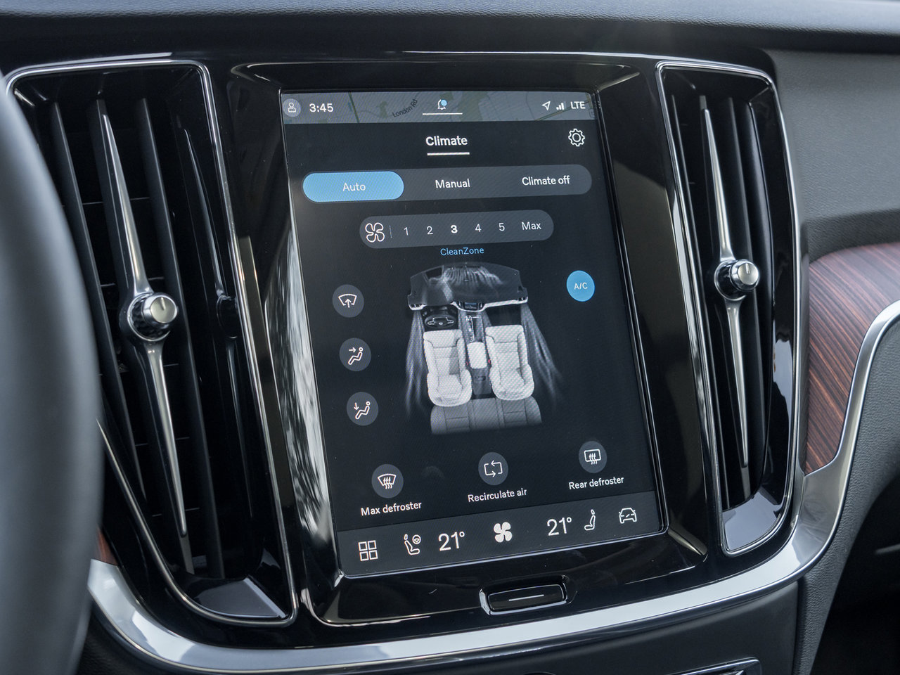 Volvo V60 Cross Country B5 AWD Core  LOW KM  NEARLY NEW  VOLVO CPO 2025-16