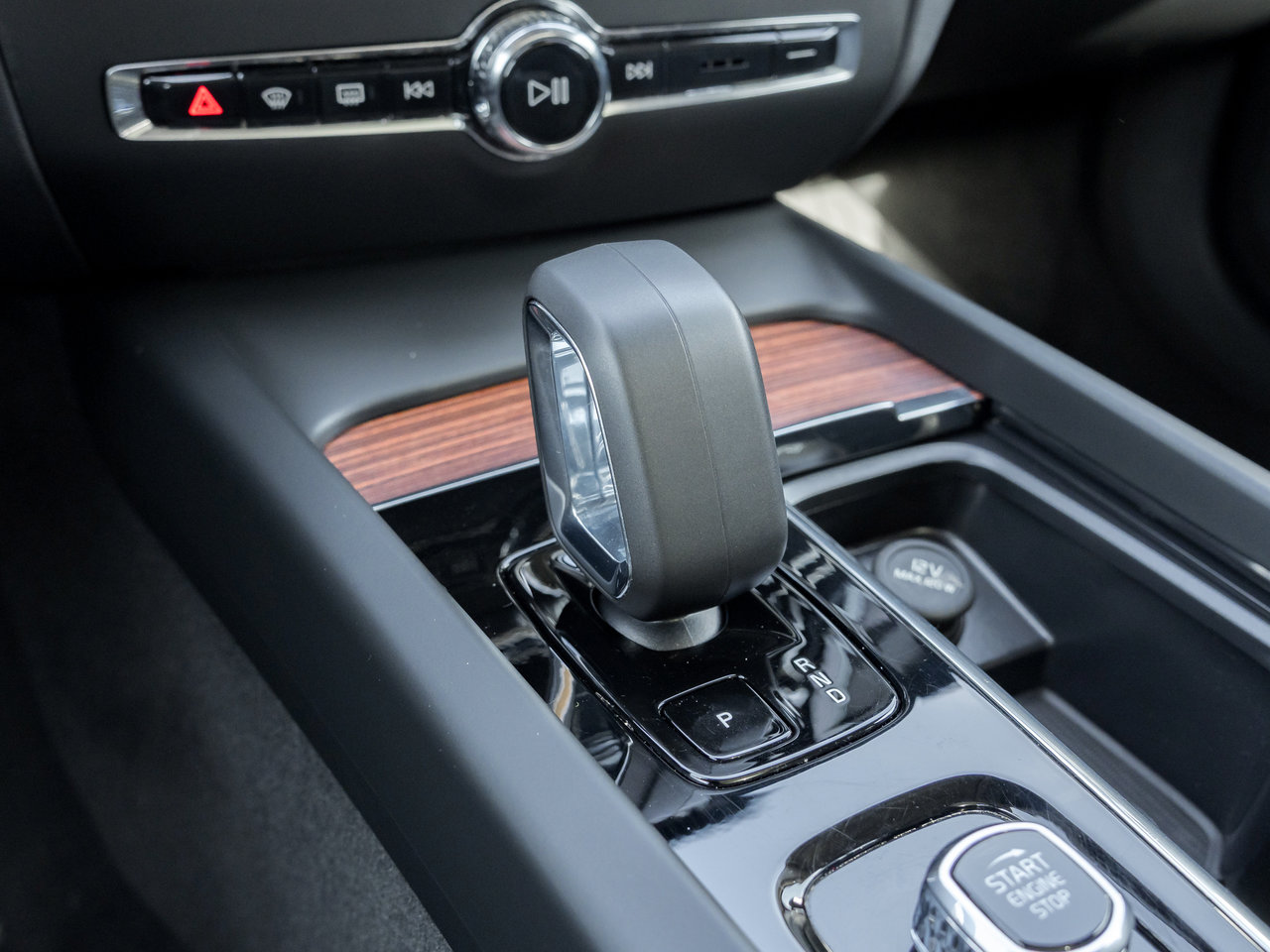 Volvo V60 Cross Country B5 AWD Core  LOW KM  NEARLY NEW  VOLVO CPO 2025-14