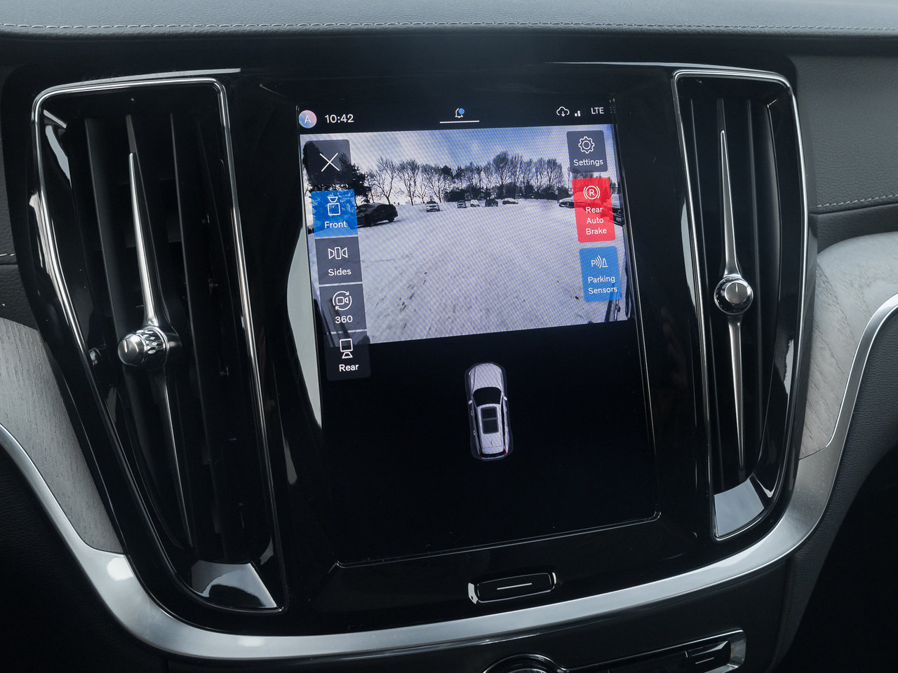 2026 Volvo V60 Cross Country B5 AWD Ultra  NEARLY NEW  VOLVO CPO-10