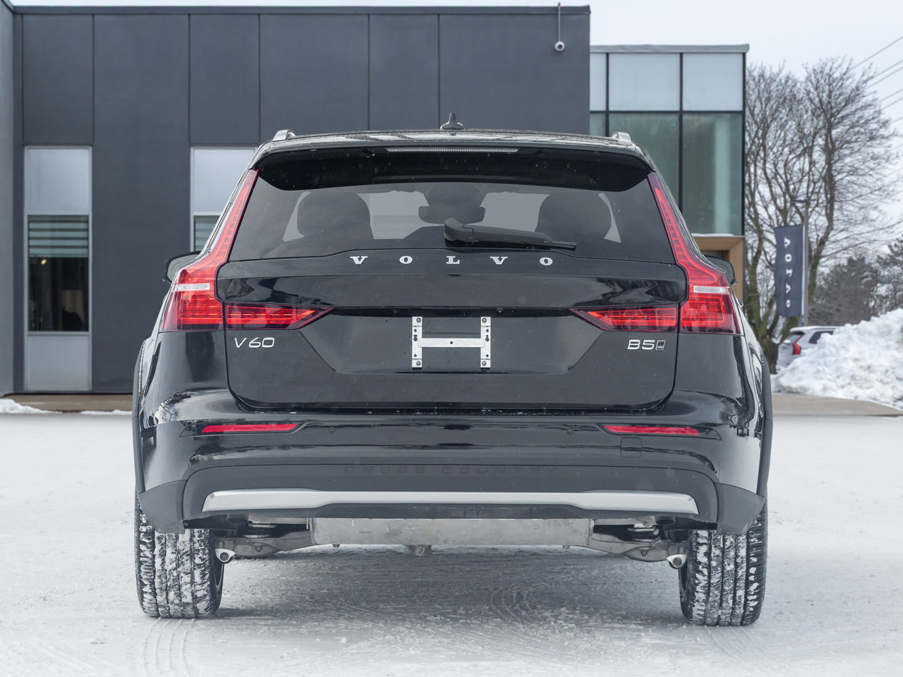 2026 Volvo V60 Cross Country B5 AWD Ultra  NEARLY NEW  VOLVO CPO-5