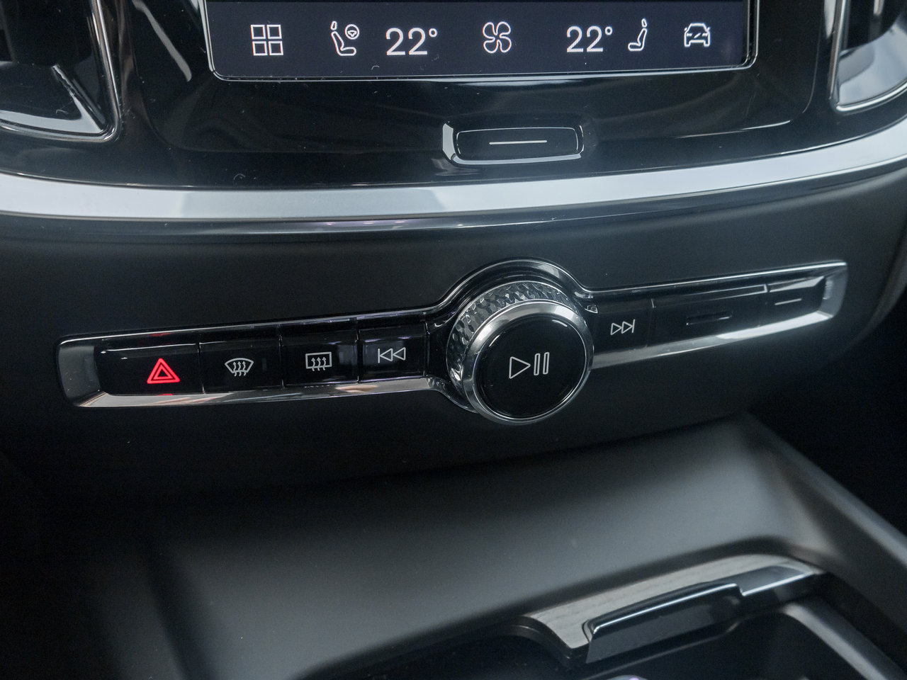 2026 Volvo V60 Cross Country B5 AWD Ultra  NEARLY NEW  VOLVO CPO-16