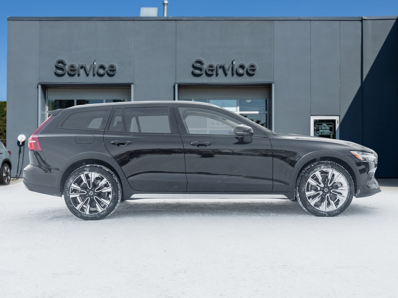 2026 Volvo V60 Cross Country B5 AWD Ultra  NEARLY NEW  VOLVO CPO-4