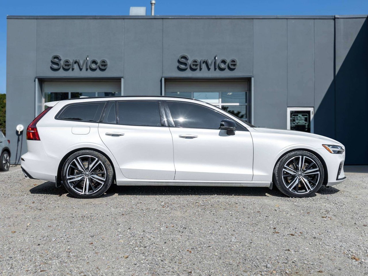 2022 Volvo V60 R-Design  OFF LEASE  POLESTAR   CPO RATE fr 3.49%*-4