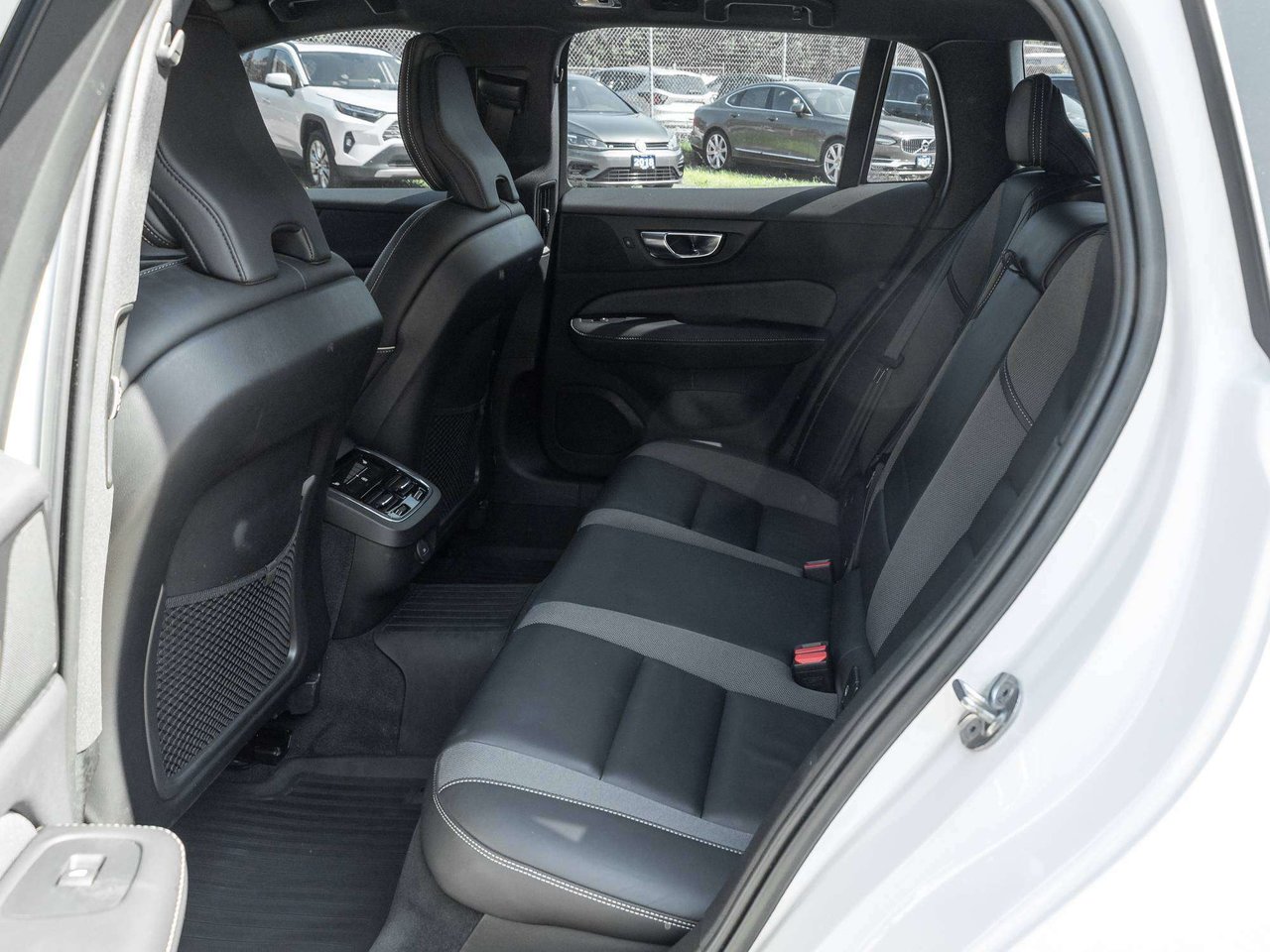 2022 Volvo V60 R-Design  OFF LEASE  POLESTAR   CPO RATE fr 3.49%*-24