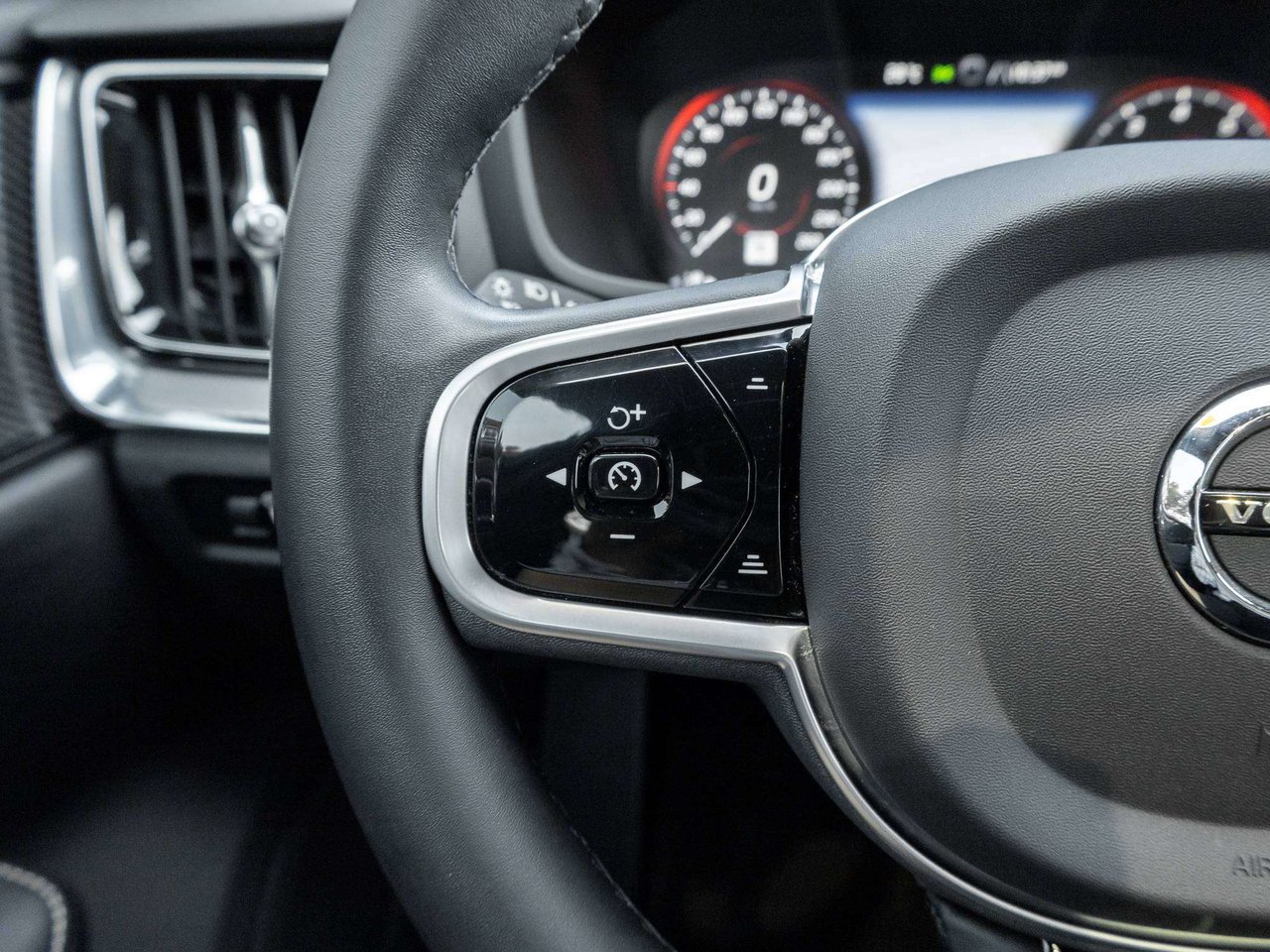 2022 Volvo V60 R-Design  OFF LEASE  POLESTAR   CPO RATE fr 3.49%*-9