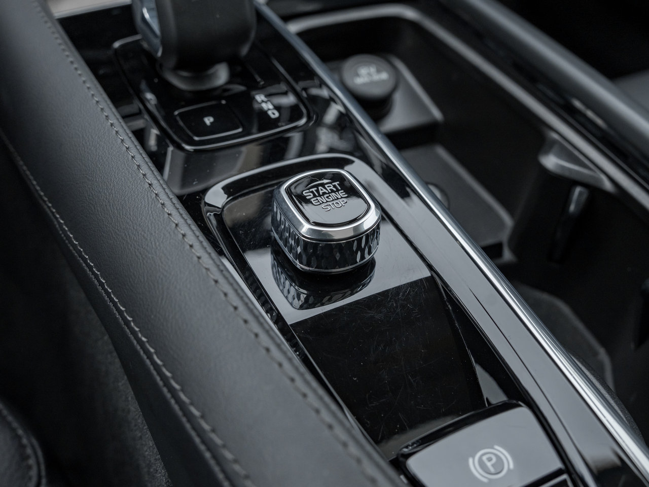 Volvo V90 Cross Country B6 AWD Plus  19 ALLOY WHEELS  VOLVO CPO  S WAGON 2025-19