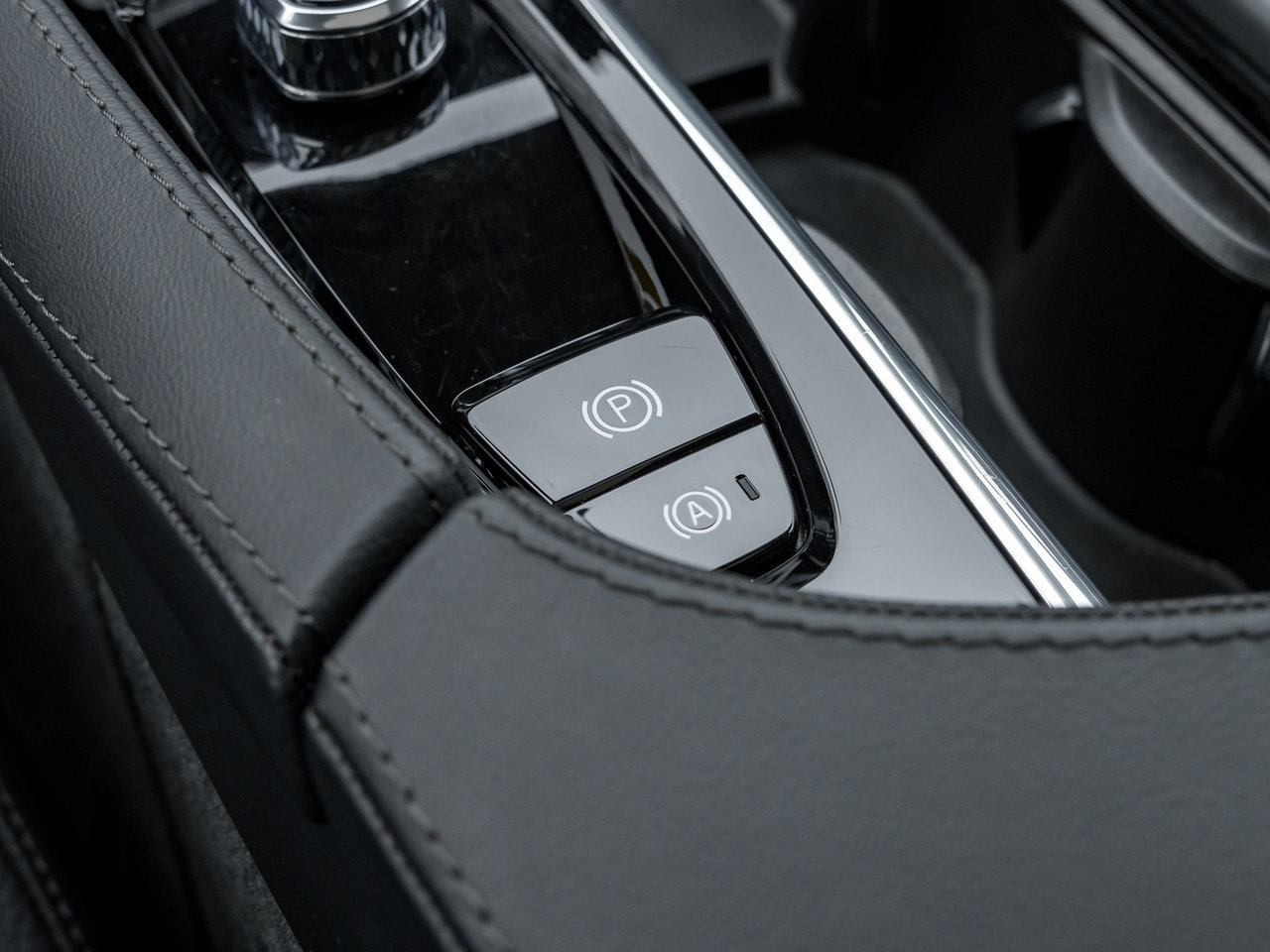 Volvo V90 Cross Country B6 AWD Plus  19 ALLOY WHEELS  VOLVO CPO  S WAGON 2025-20