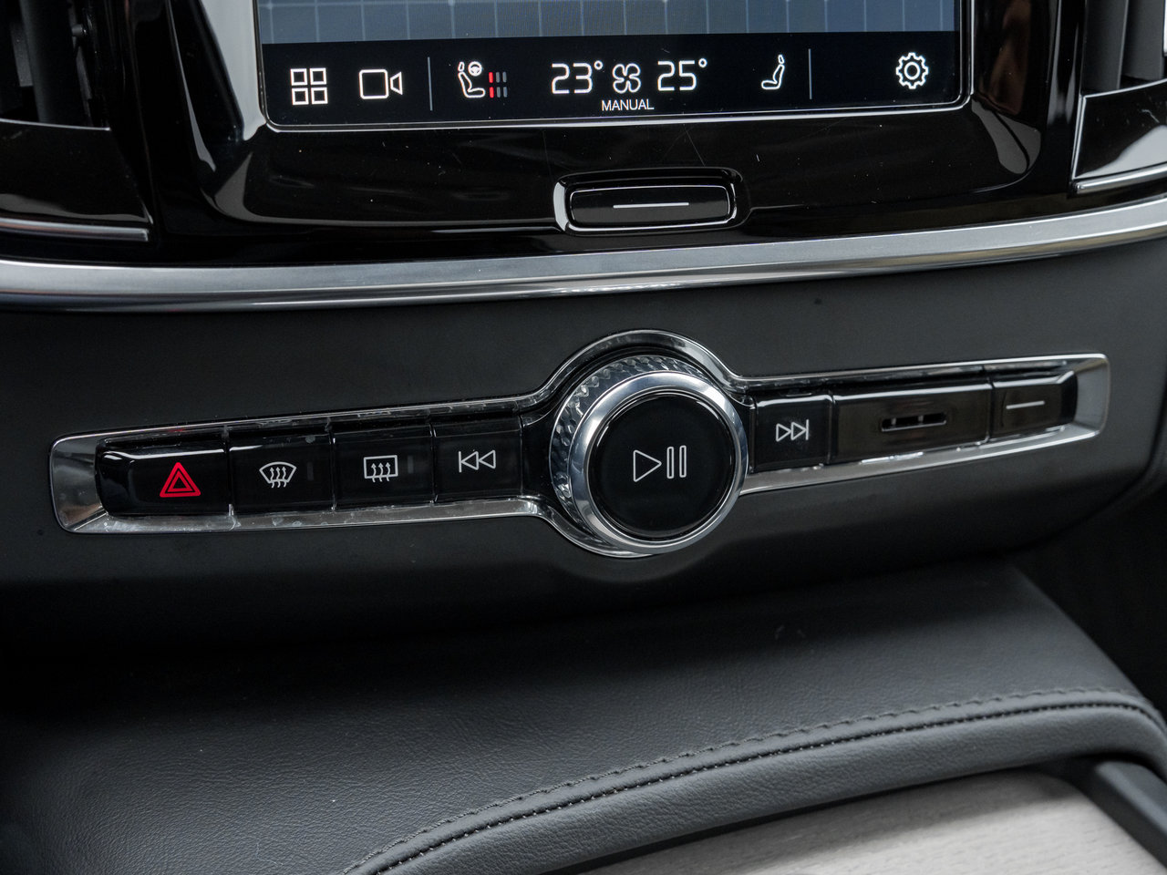 Volvo V90 Cross Country B6 AWD Plus  19 ALLOY WHEELS  VOLVO CPO  S WAGON 2025-22