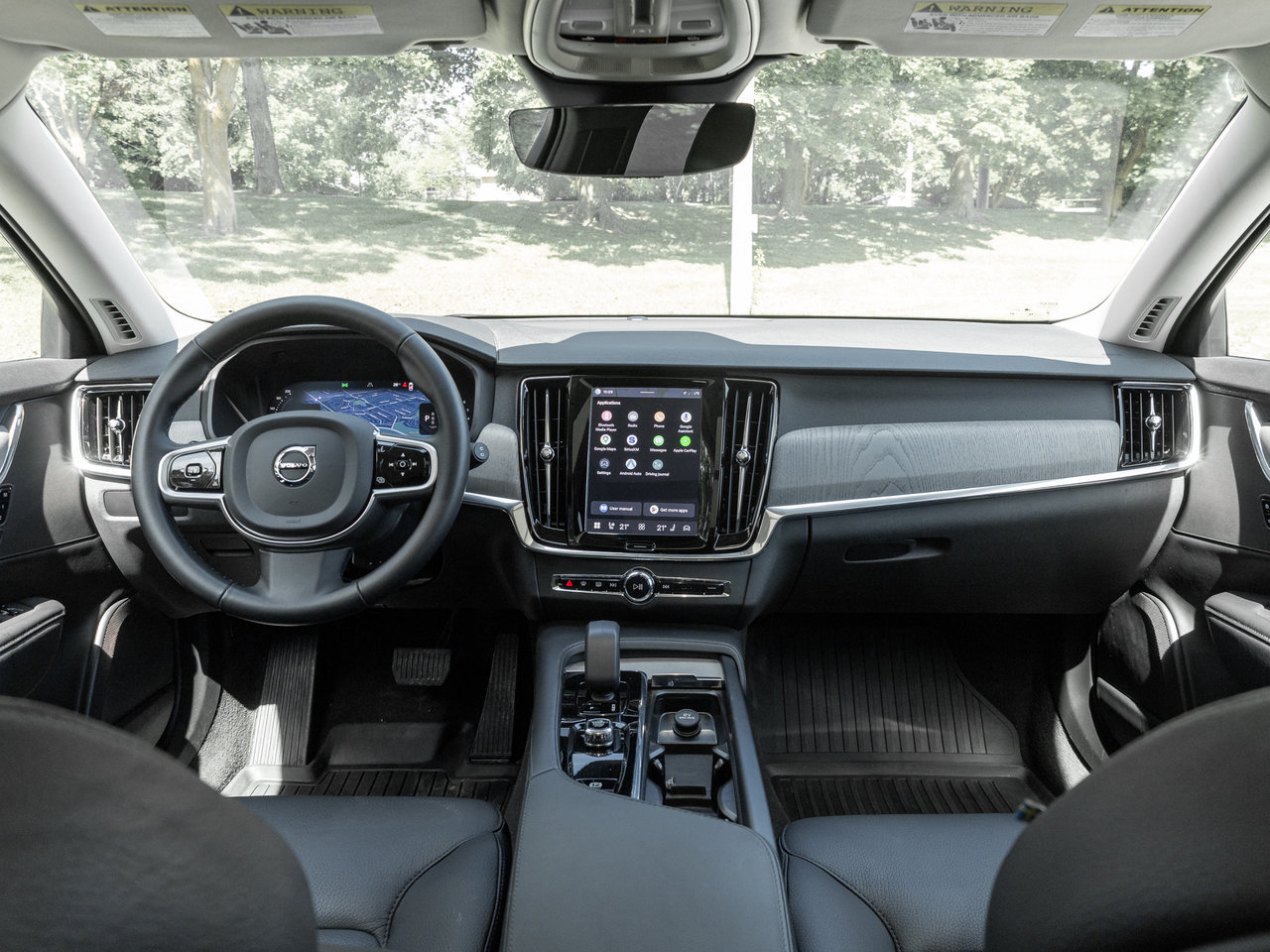 2025 Volvo V90 Cross Country B6 AWD PLUS  19 ALLOY WHEELS  CPO RATE fr 3.49%*-25