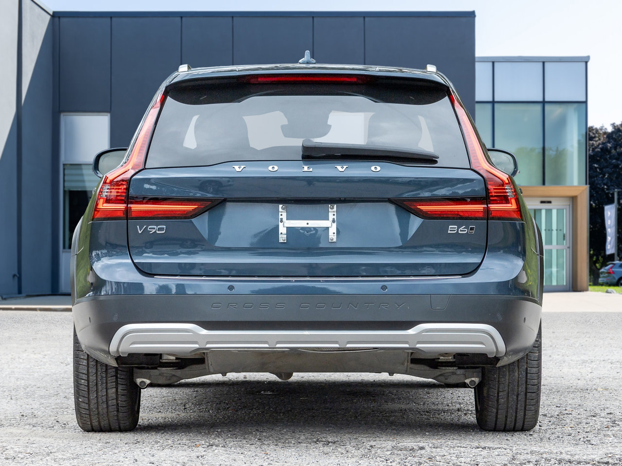 2026 Volvo V90 Cross Country B6 AWD ULTRA  NON DAILY RENTAL  EXEC DEMO  CPO-5