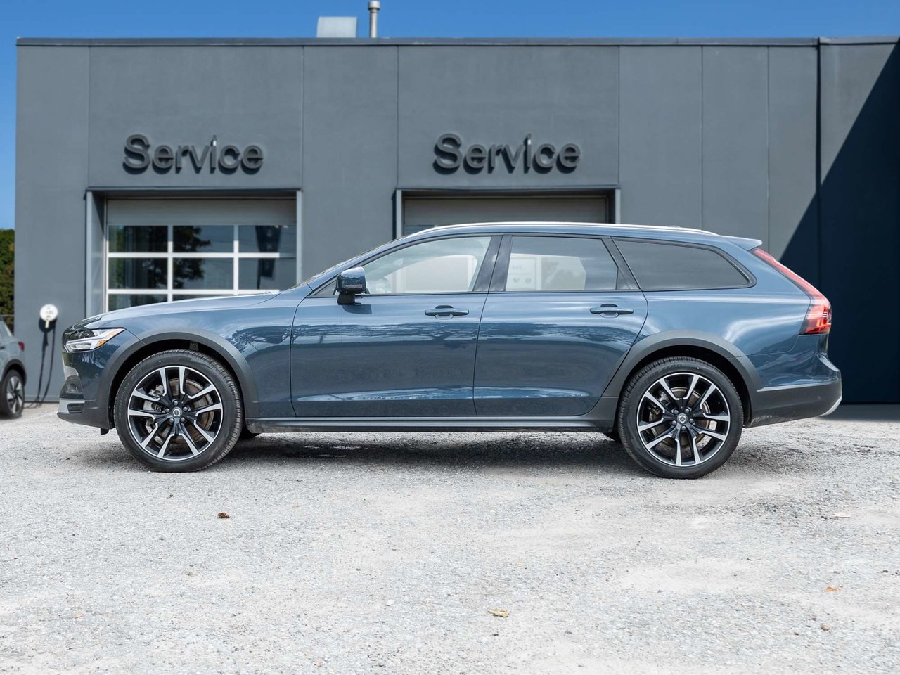 2026 Volvo V90 Cross Country B6 AWD ULTRA  NON DAILY RENTAL  EXEC DEMO  CPO-2