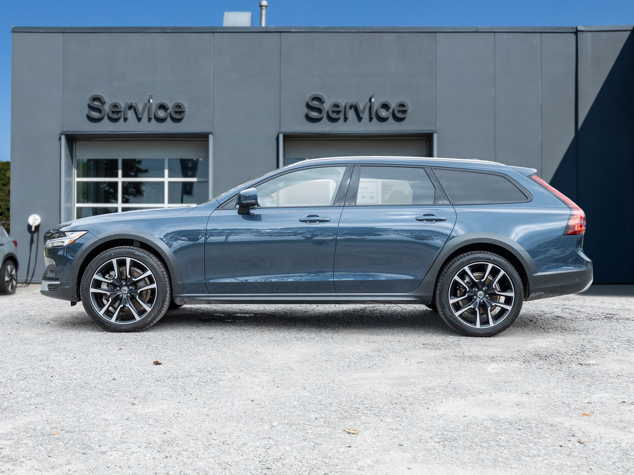 2026 Volvo V90 Cross Country B6 AWD ULTRA  NON DAILY RENTAL  EXEC DEMO  CPO-2