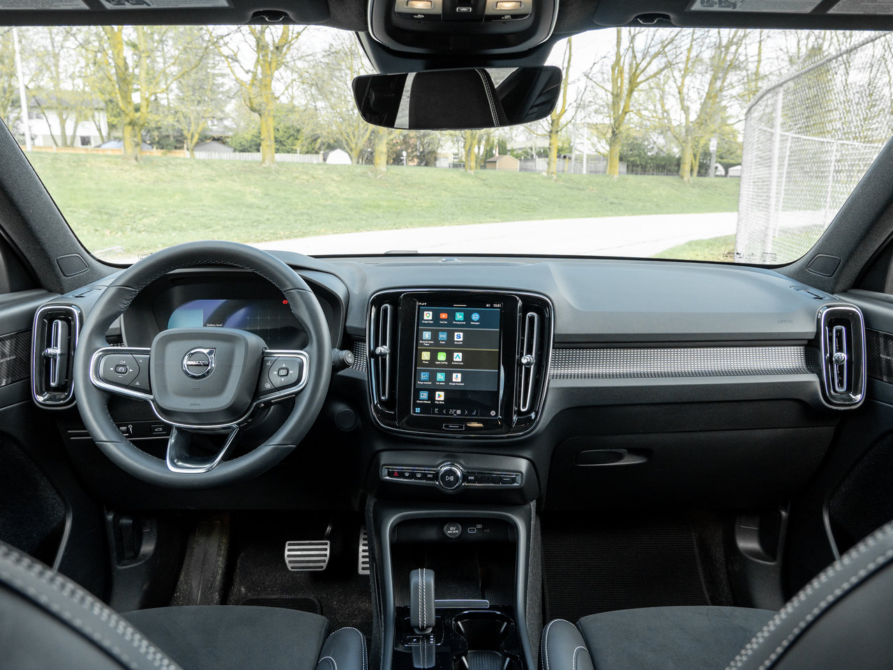 Volvo XC40 Recharge Pure Electric P8 eAWD ULTIMATE  3.49%* UP TO 84 MONTH  CPO 2022-26