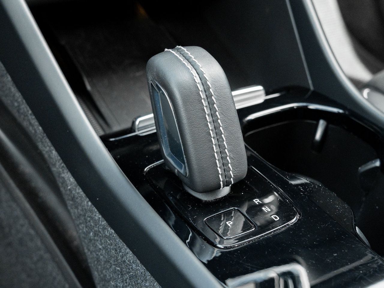 Volvo XC40 Recharge Pure Electric P8 eAWD ULTIMATE  3.49%* UP TO 84 MONTH  CPO 2022-17