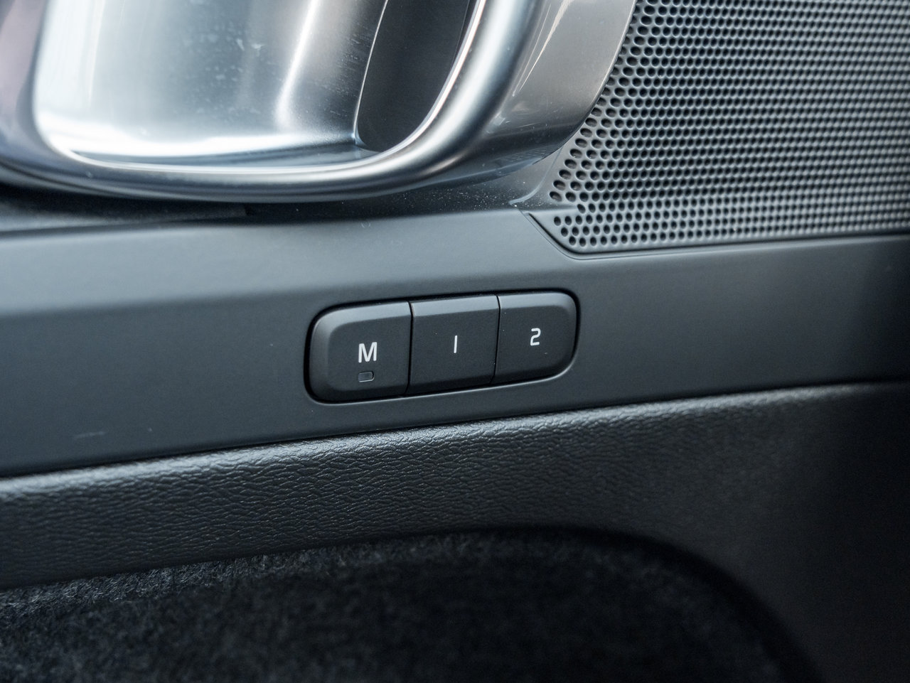 Volvo XC40 Recharge Pure Electric Twin eAWD Core  CPO FINANCE RATE 3.49%* 2024-14