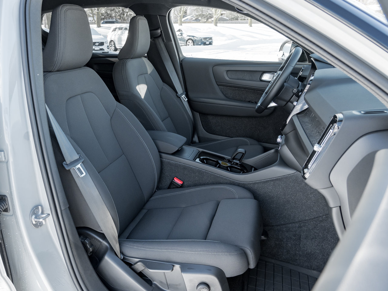 Volvo XC40 Recharge Pure Electric Twin eAWD Core  CPO FINANCE RATE 3.49%* 2024-21