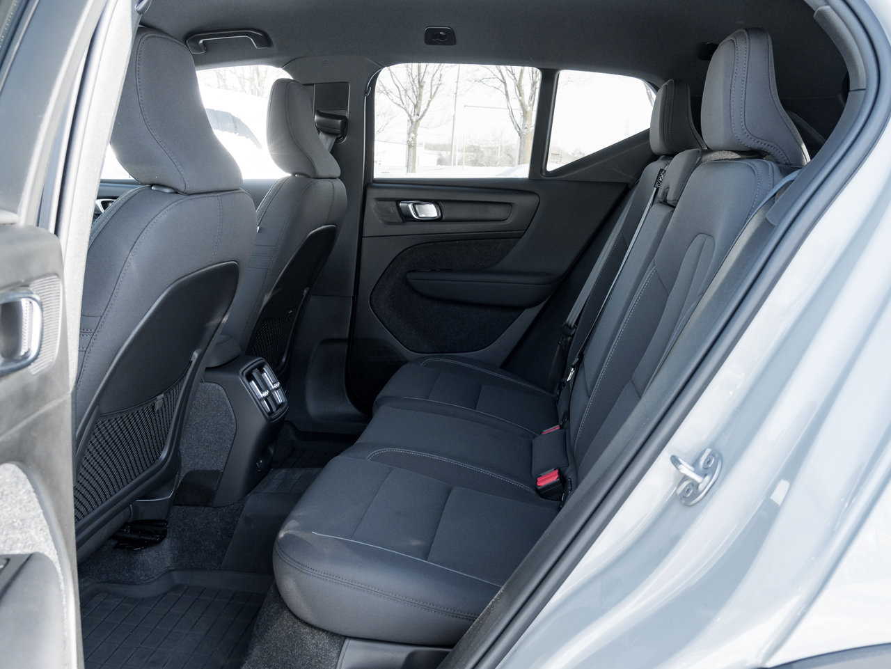 Volvo XC40 Recharge Pure Electric Twin eAWD Core  CPO FINANCE RATE 3.49%* 2024-22