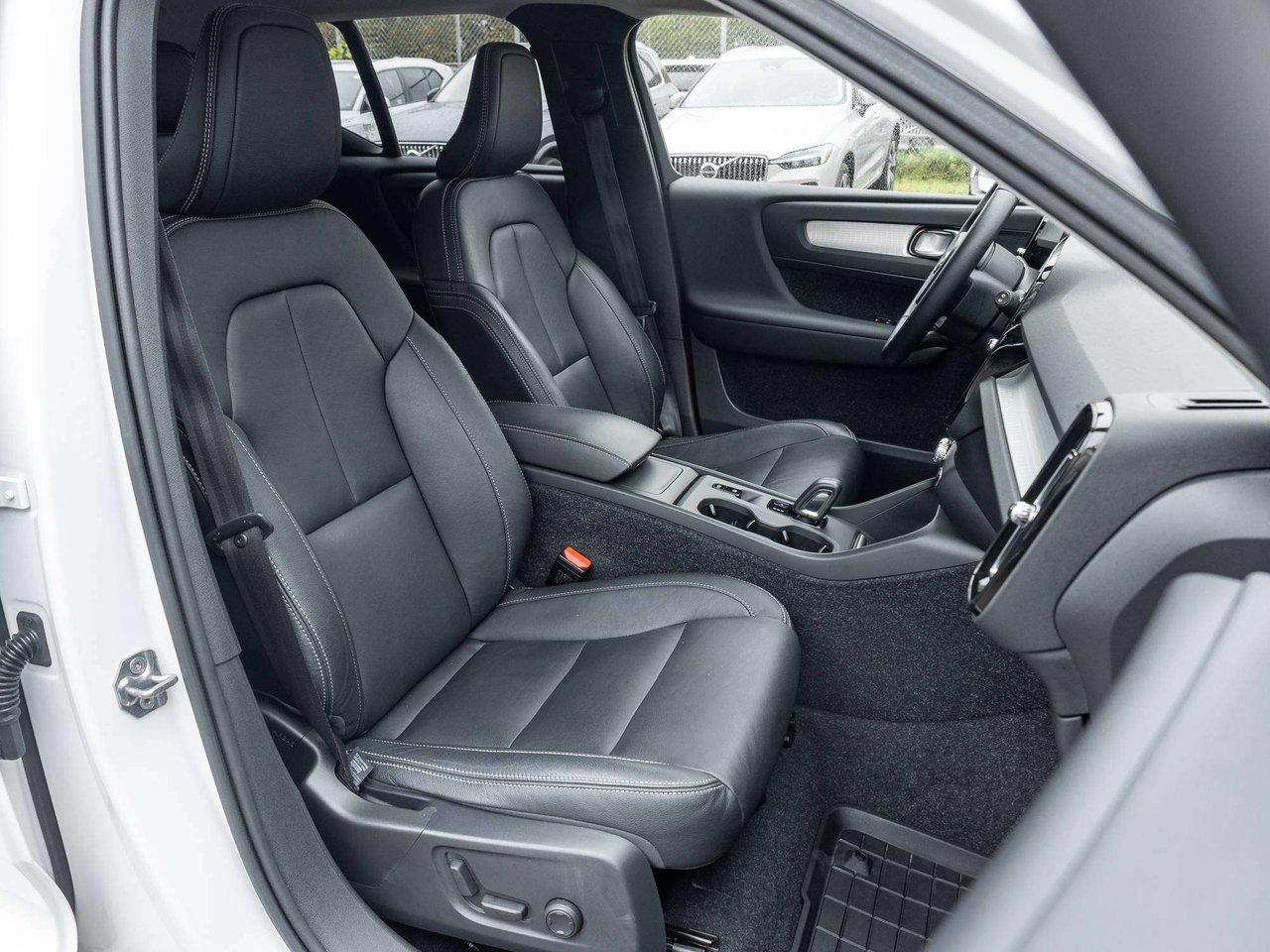 2019 Volvo XC40 Momentum PLUS^Trade In^Navi^Power Roof^One Owner-19