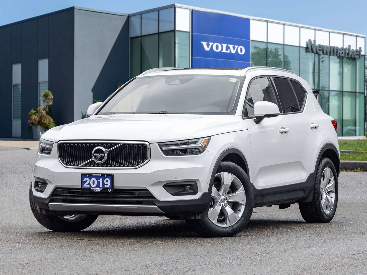 2019 Volvo XC40 Momentum PLUS^Trade In^Navi^Power Roof^One Owner-0