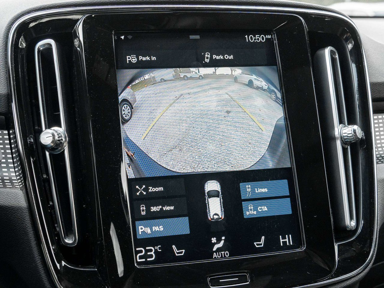 Volvo XC40 R-DESIGN^New Brakes^Navi^Harman Kardon^PilotAssist 2019-10