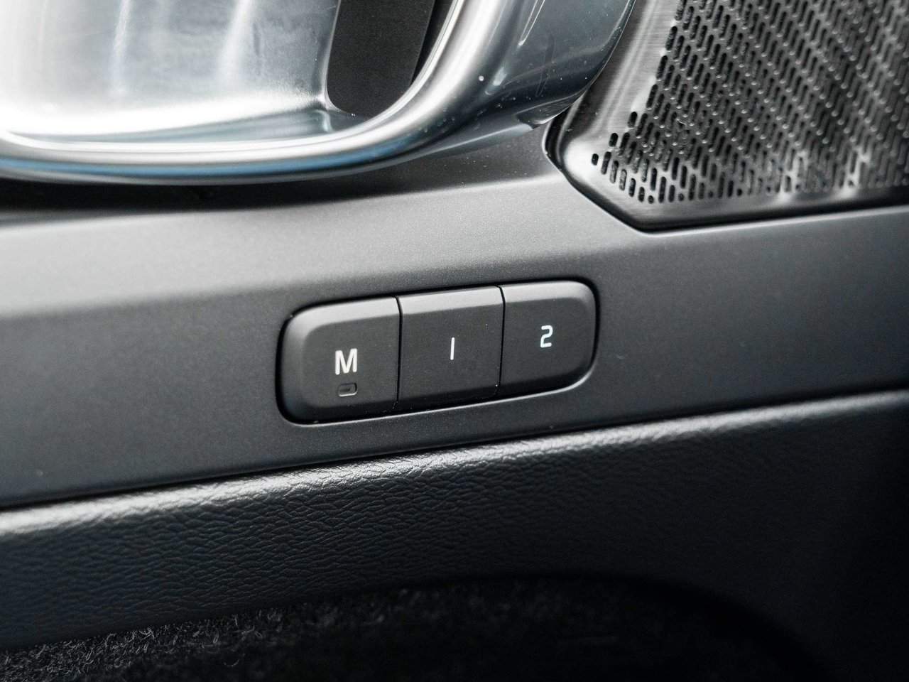 Volvo XC40 R-DESIGN^New Brakes^Navi^Harman Kardon^PilotAssist 2019-13