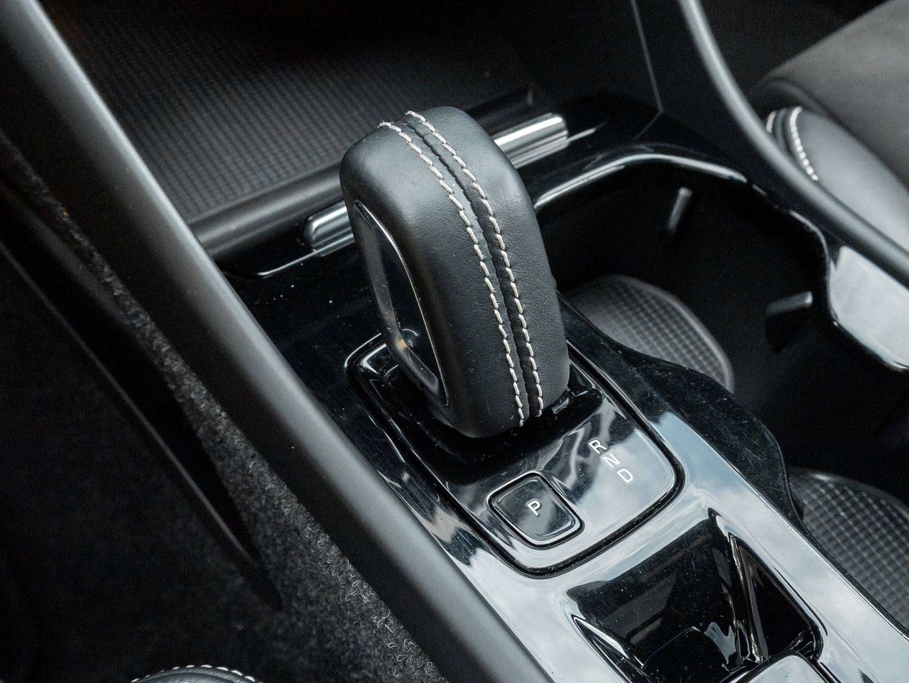 Volvo XC40 R-Design  NEW BRAKES  CPO RATE 2.99%* UP TO 72M 2021-15