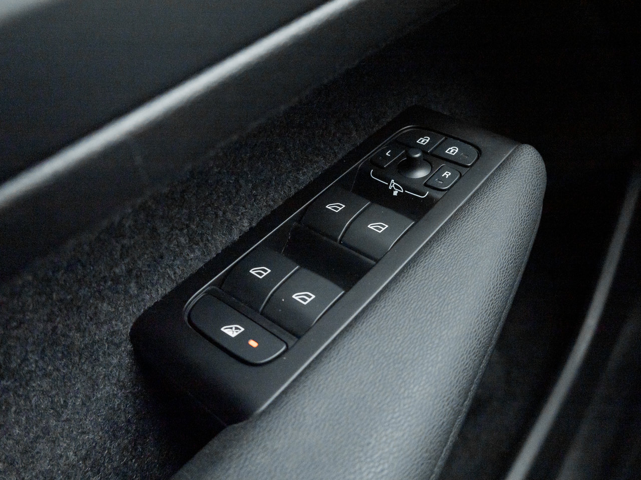 2022 Volvo XC40 T5 AWD R-Design  TRADE IN  HARMAN KARDON  POLESTAR-13