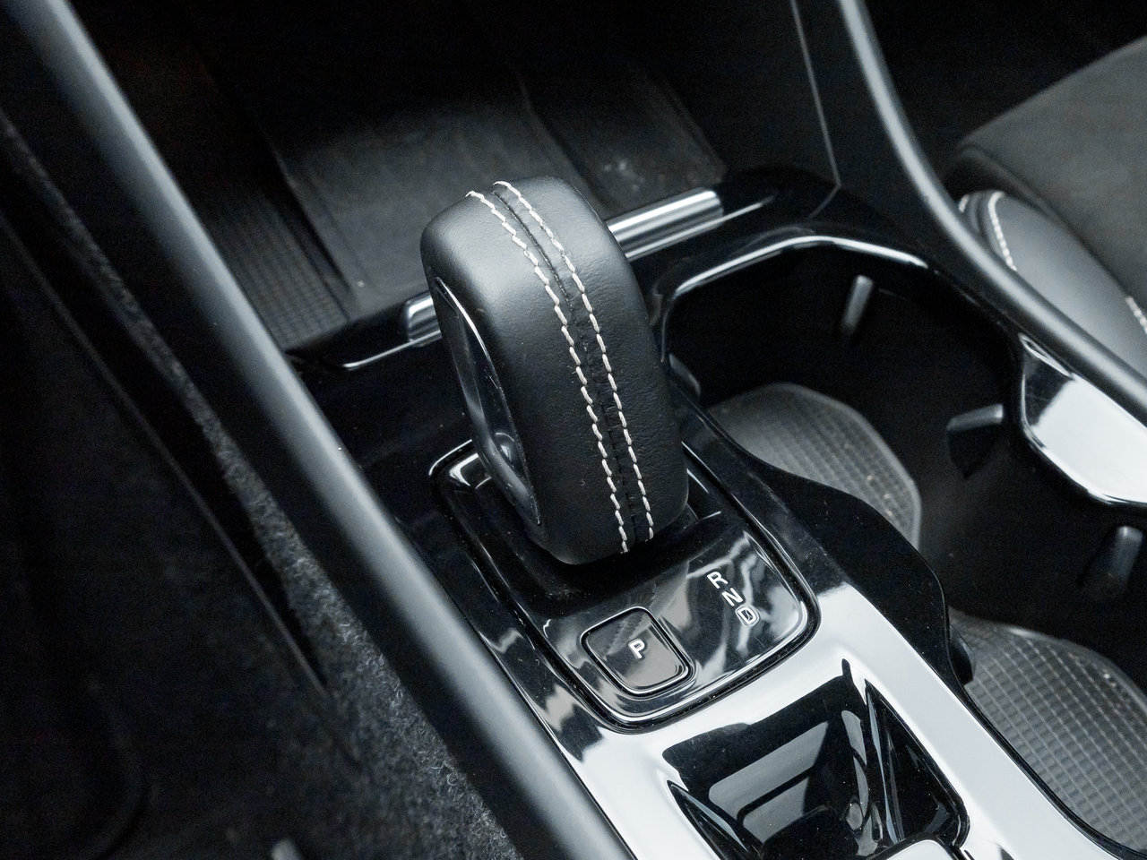 2022 Volvo XC40 T5 AWD R-Design  TRADE IN  HARMAN KARDON  POLESTAR-16