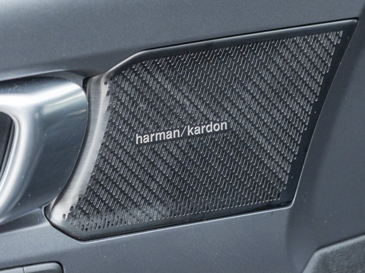 2022 Volvo XC40 T5 AWD R-Design  TRADE IN  HARMAN KARDON  POLESTAR-15