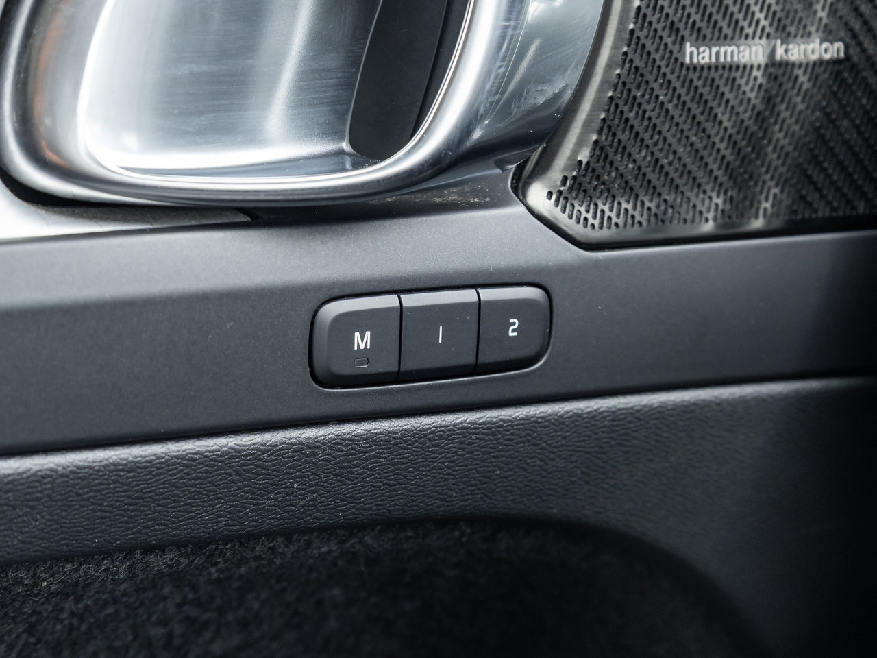 2022 Volvo XC40 T5 AWD  HARMAN KARDON  NAVI  PREMIUM PACK  CPO-13