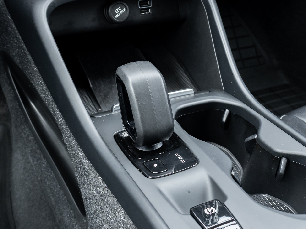 2022 Volvo XC40 T5 AWD  HARMAN KARDON  NAVI  PREMIUM PACK  CPO-16