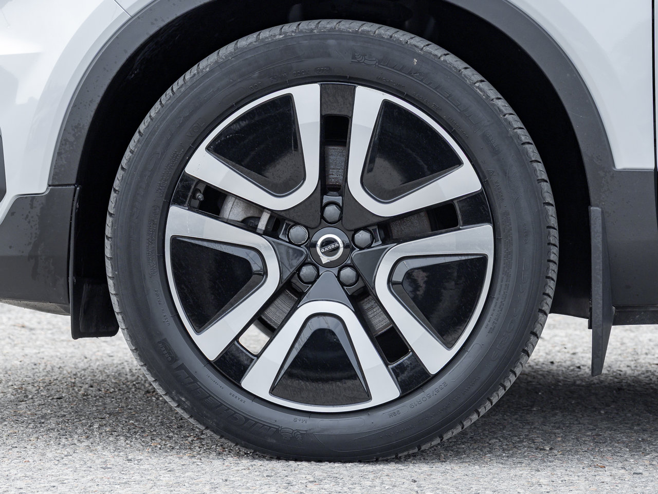 2022 Volvo XC40 T5 AWD  HARMAN KARDON  NAVI  PREMIUM PACK  CPO-3