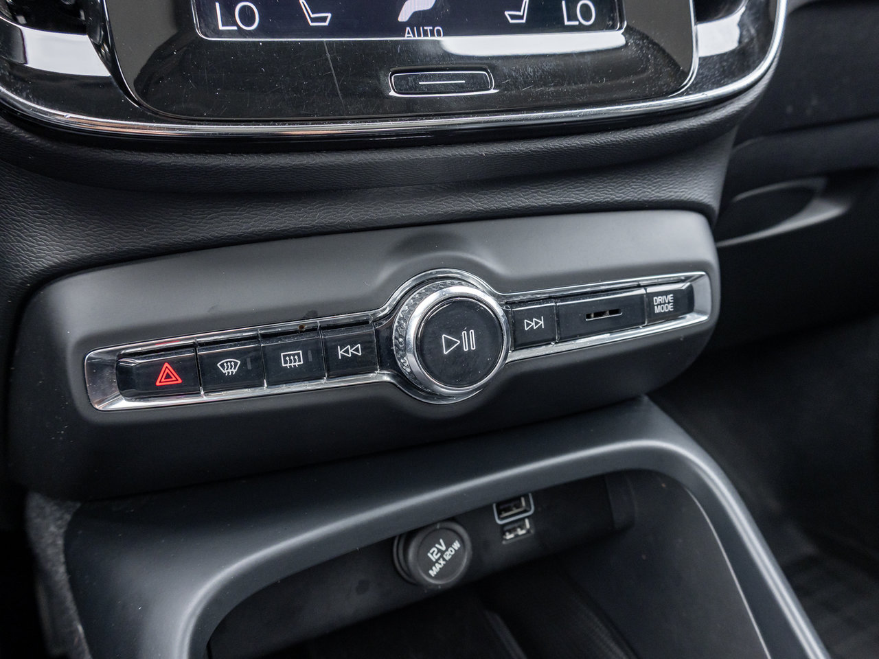 2022 Volvo XC40 T5 AWD  HARMAN KARDON  NAVI  PREMIUM PACK  CPO-18