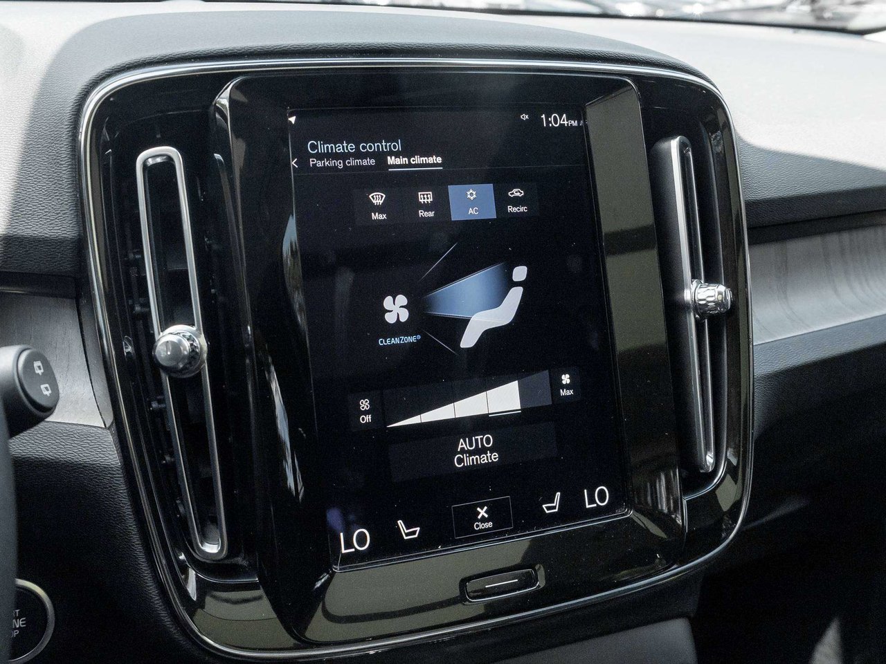 Volvo XC40 INSCRIPTION  CPO RATE 2.99%* -84 MONTH  ONE OWNER 2022-17