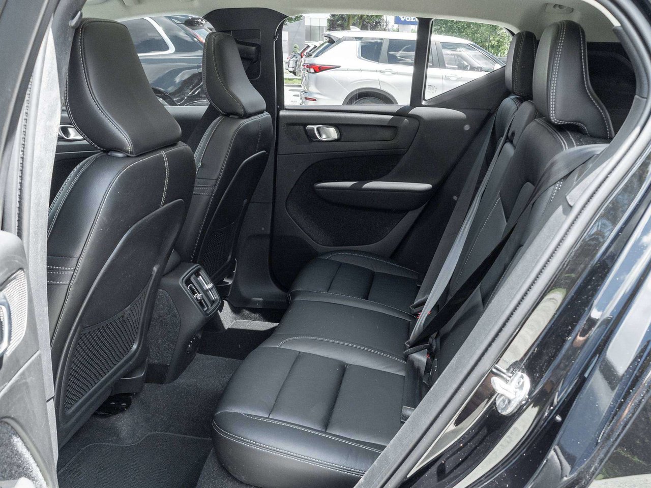 Volvo XC40 INSCRIPTION  CPO RATE 2.99%* -84 MONTH  ONE OWNER 2022-21