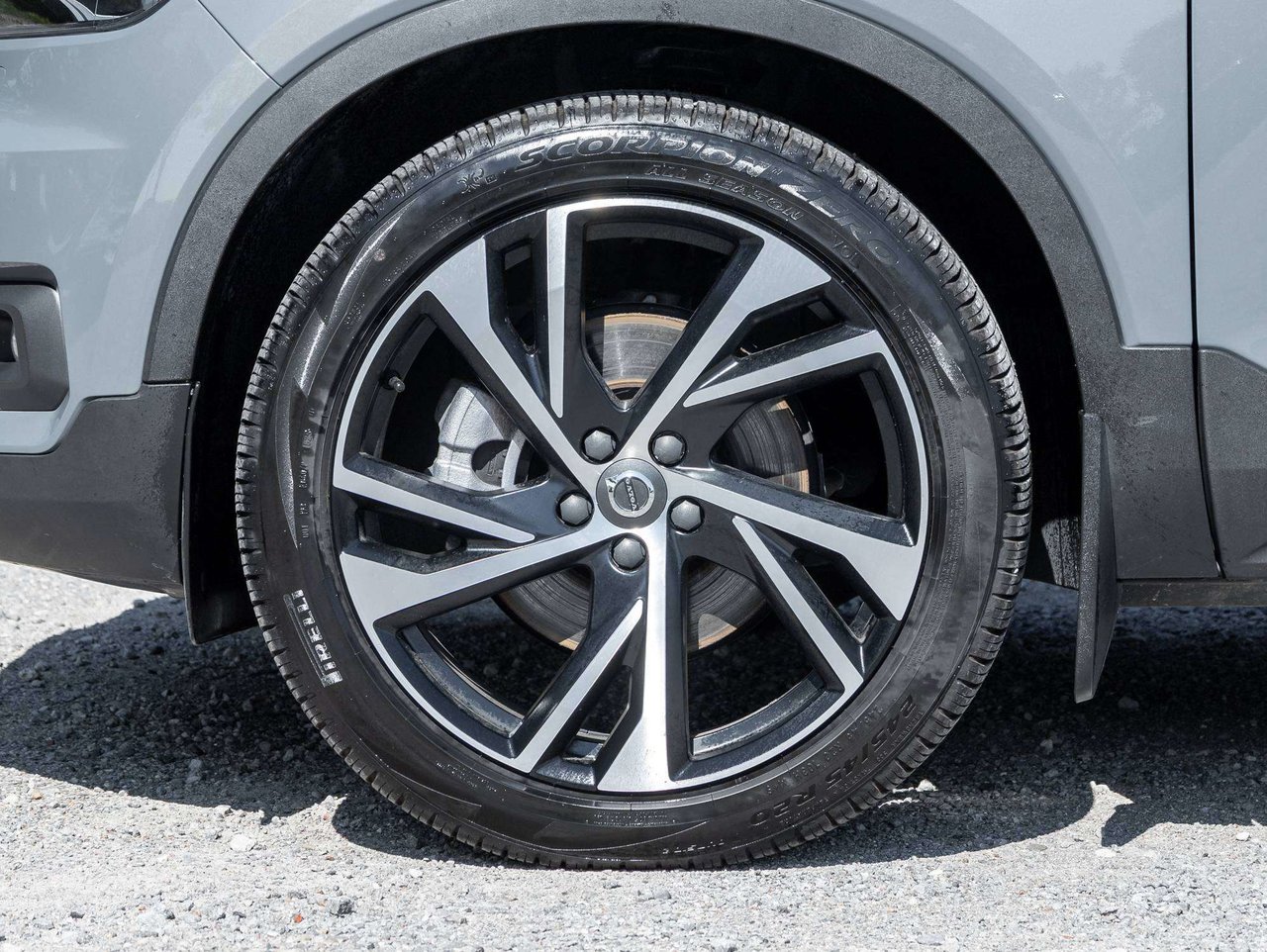 Volvo XC40 R-Design  H KARDON  POLESTAR  CPO RATE fr 2.99%* 2022-3