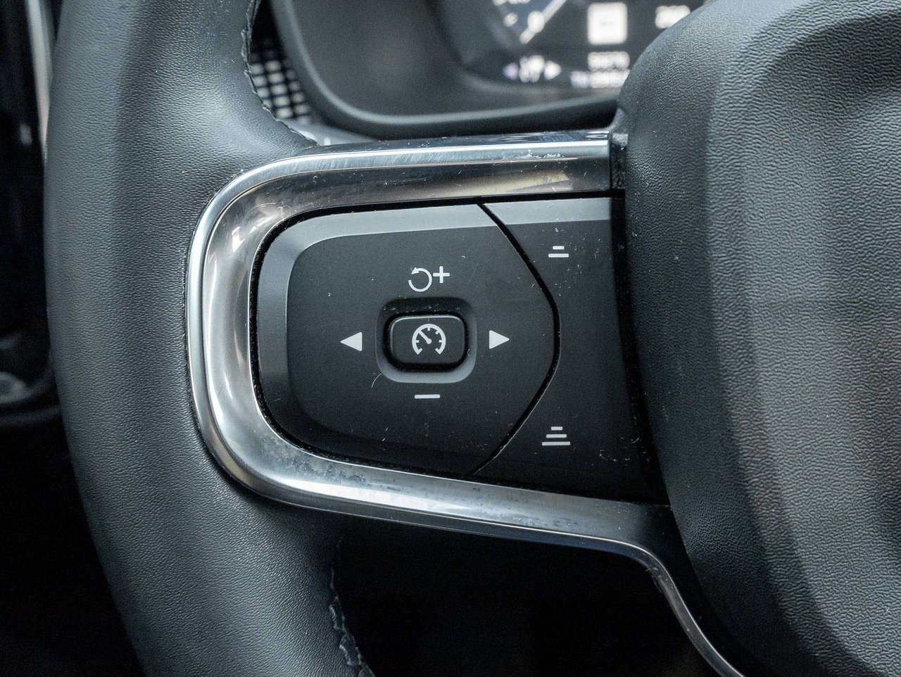 Volvo XC40 R-Design  H KARDON  POLESTAR  CPO RATE fr 2.99%* 2022-9
