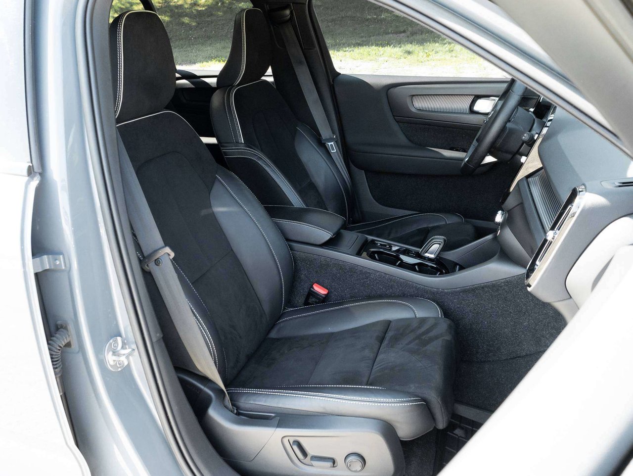 Volvo XC40 R-Design  H KARDON  POLESTAR  CPO RATE fr 2.99%* 2022-22
