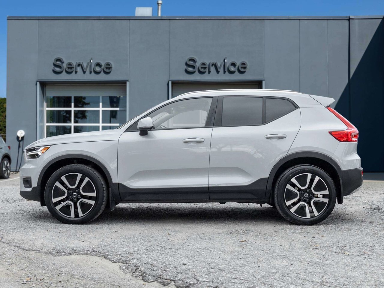 2022 Volvo XC40 MOMENTUM^Pano Roof^Navi^Premium Pack^fr 2.99%*-2