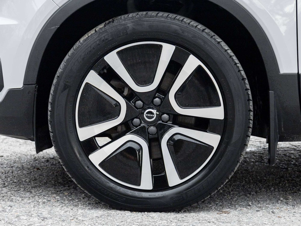 2022 Volvo XC40 MOMENTUM^Pano Roof^Navi^Premium Pack^fr 2.99%*-3