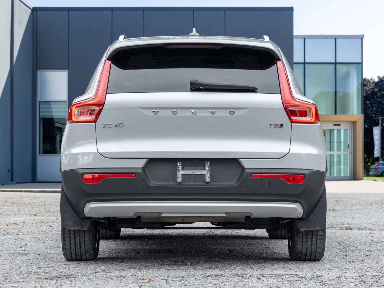 2022 Volvo XC40 MOMENTUM^Pano Roof^Navi^Premium Pack^fr 2.99%*-5
